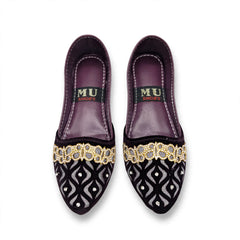Royal Plum Velvet Khussa