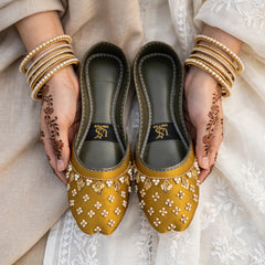 Mustard Pearl Blossom Khussa