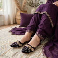 Royal Plum Velvet Khussa